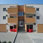 Stunning In With Swimming Pool Apartamento *