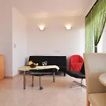 Stunning In With Swimming Pool Apartamento *