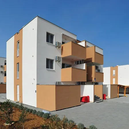 2 Bedroom Beautiful In Apartamento Nin