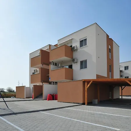 2 Bedroom Beautiful In