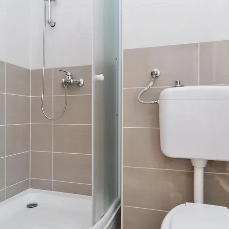 Apartamento 2 Bedroom Beautiful In *
