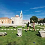 Stunning In With Swimming Pool Appartamento Nin