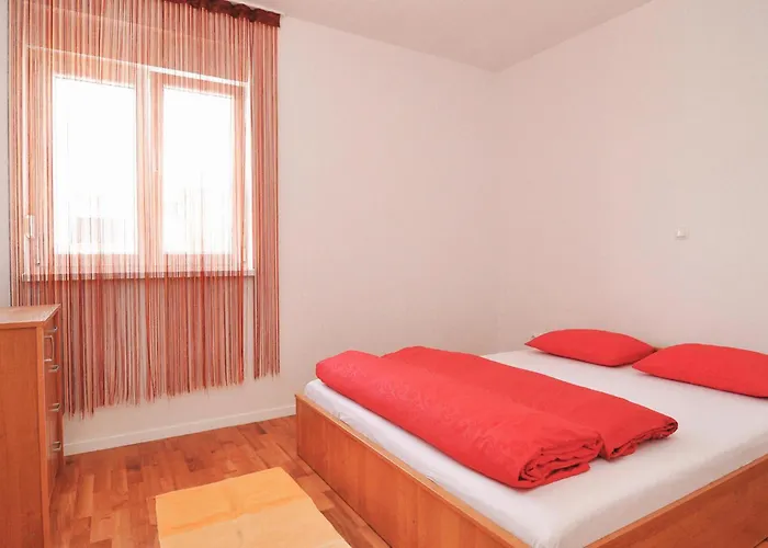 Stunning In With Swimming Pool Нин